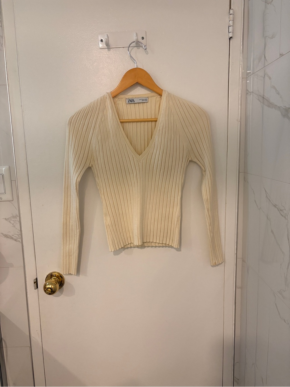 Zara Cream Ribbed V-Neck Sweater
